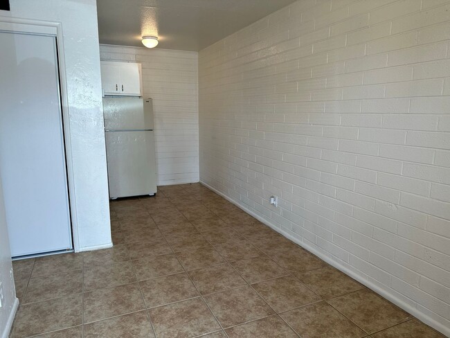 Building Photo - 108 S. Pomeroy