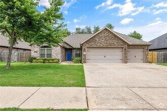 Building Photo - 4403 W Meadow Oaks Dr