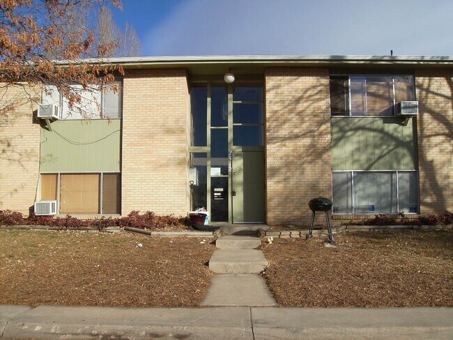 Foto del edificio - 2412 Clearview Ave