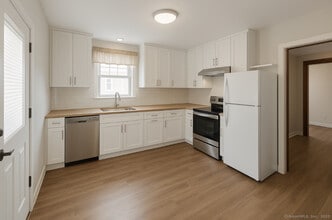Building Photo - 55 Sisson St