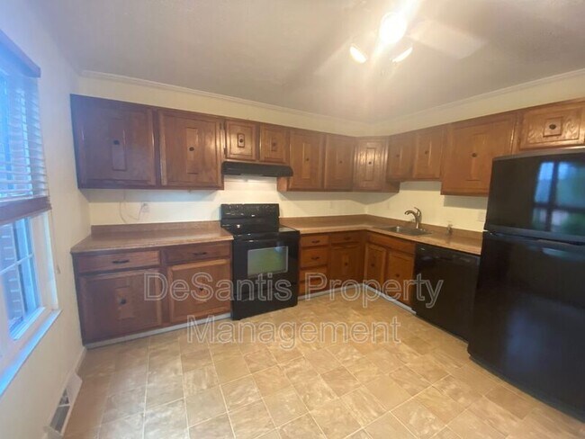 Building Photo - 169 London Towne Dr
