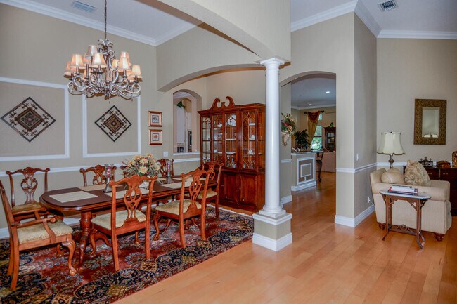 Building Photo - 4676 Manderly Dr