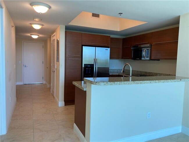 Building Photo - 2681 N Flamingo Rd