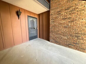 Building Photo - 4800 N Stanton St