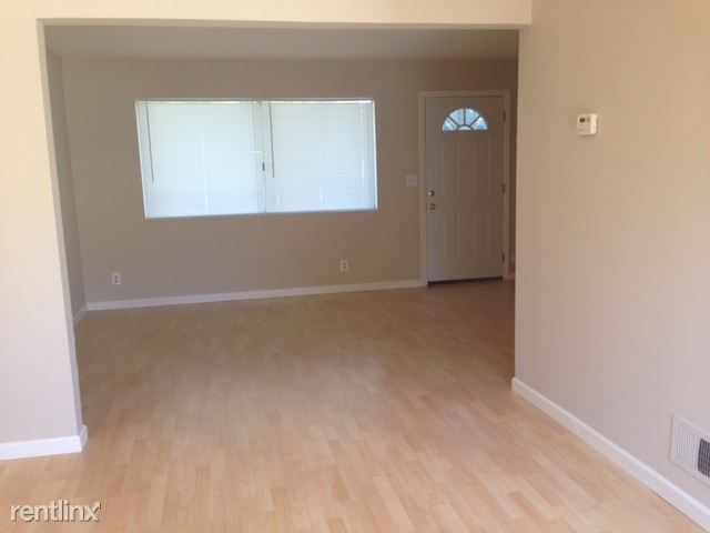 Building Photo - 3 br, 1.5 bath Townhome - 38062 Buxton Cmn