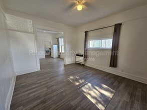 Building Photo - 127 S B St