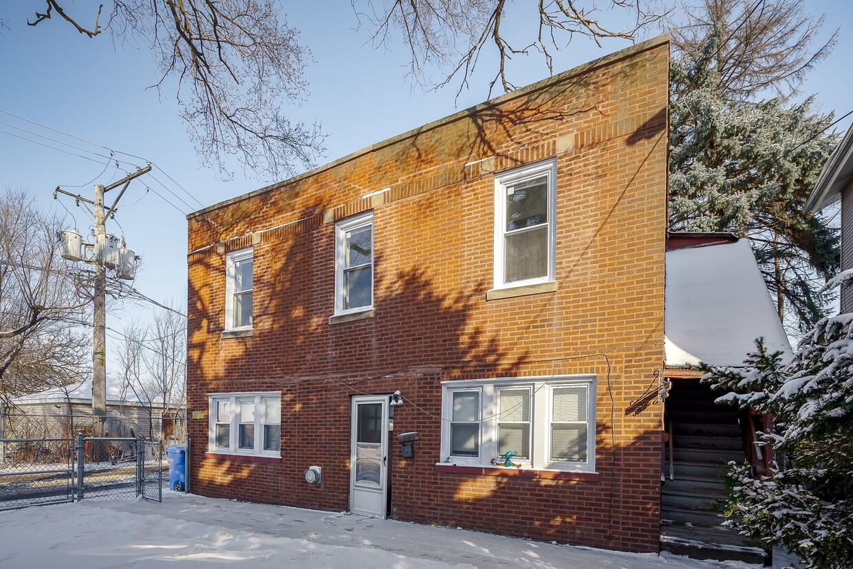 Foto principal - 5316 N Bowmanville Ave