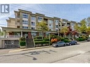 Building Photo - 406 22230