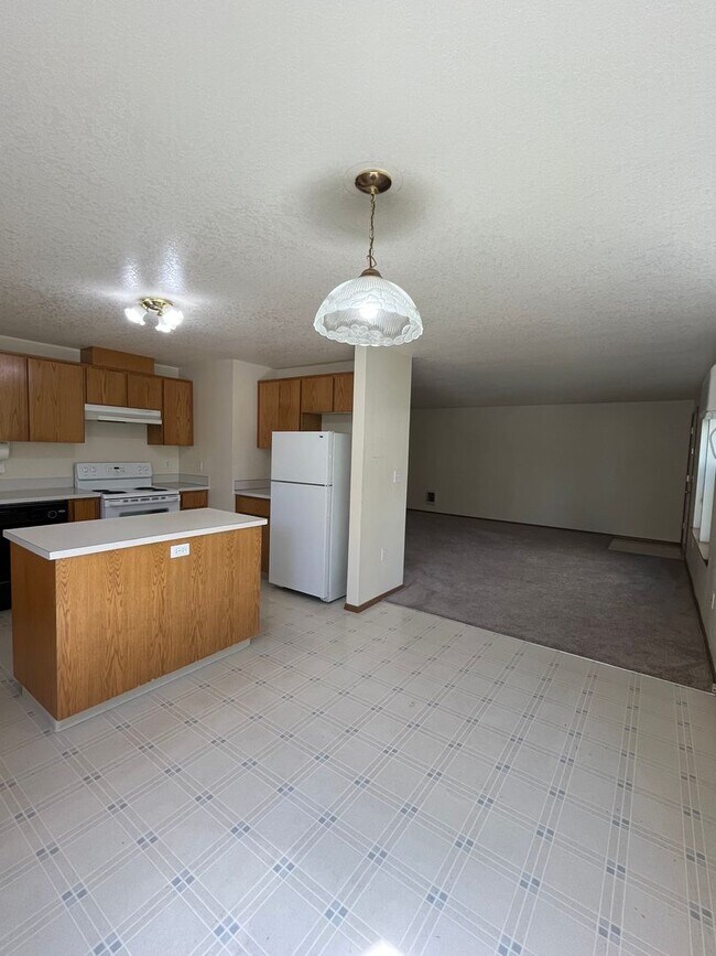 Foto del edificio - GCB1290-B* - OWNER WANTS PHONE CALLS WITH ...