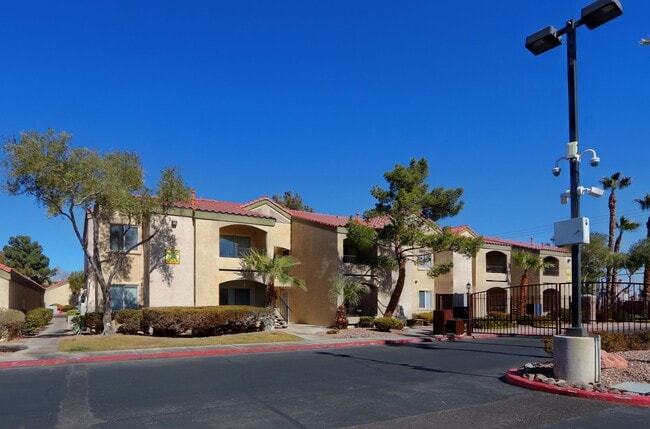 Building Photo - 2750 S Durango Dr