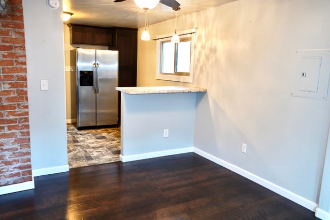 Building Photo - 358 Ruxton Ave