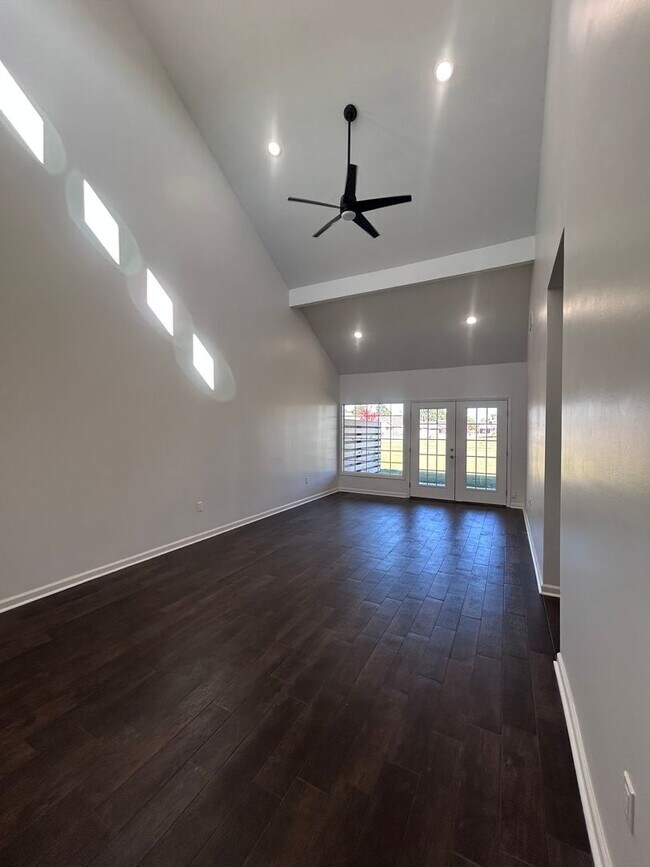 Building Photo - 4804 Antosh Cir