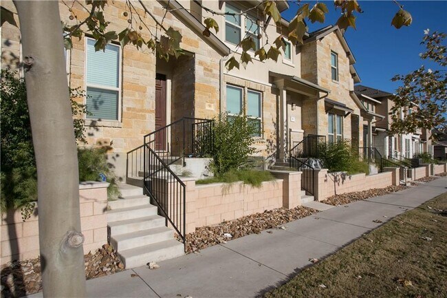 Foto del edificio - 6814 E Riverside Dr