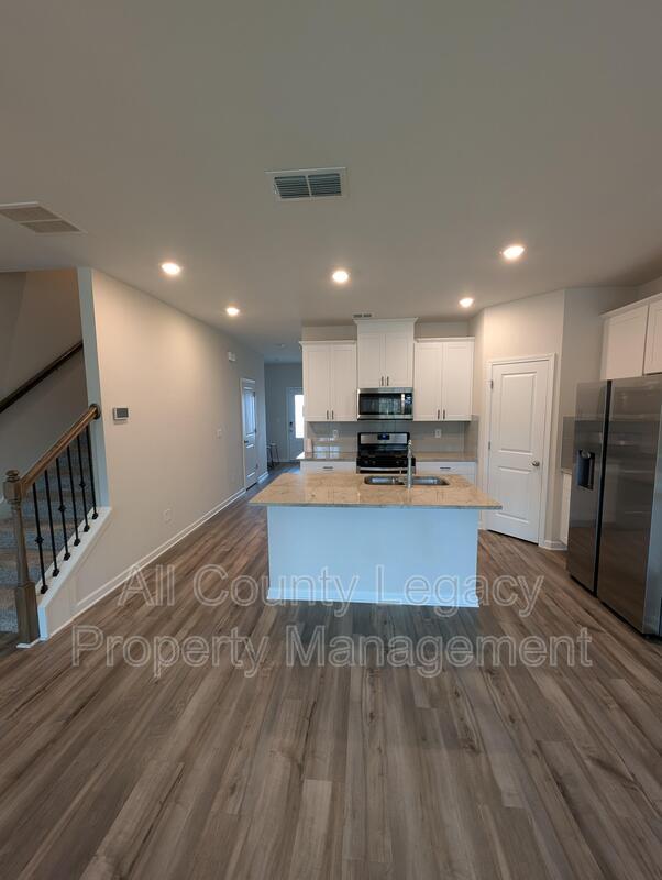 Building Photo - 5642 Plain Field Ln