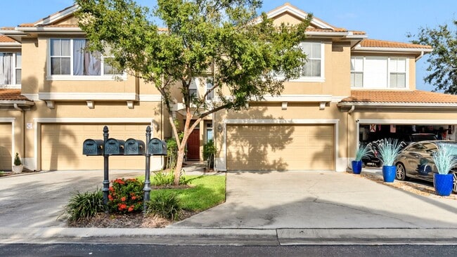 Spacious, light, bright 2 Master BR, 2-car... - Spacious, light, bright 2 Master BR, 2-car... Townhome