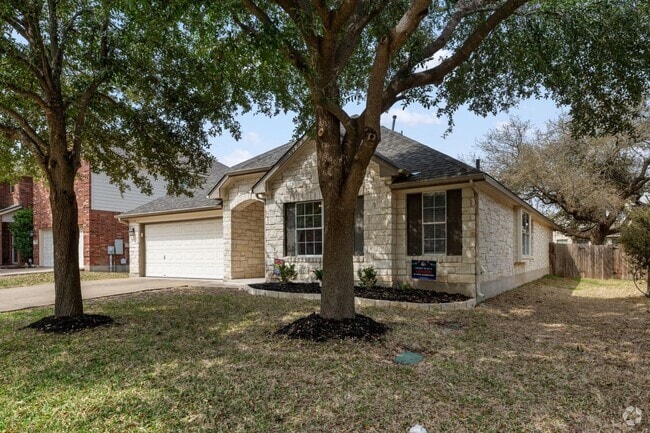 Building Photo - 601 Pebblestone Walk Dr
