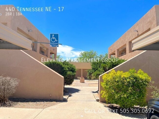 Building Photo - Beautiful Updated 2 Bedroom Unit Ready for...