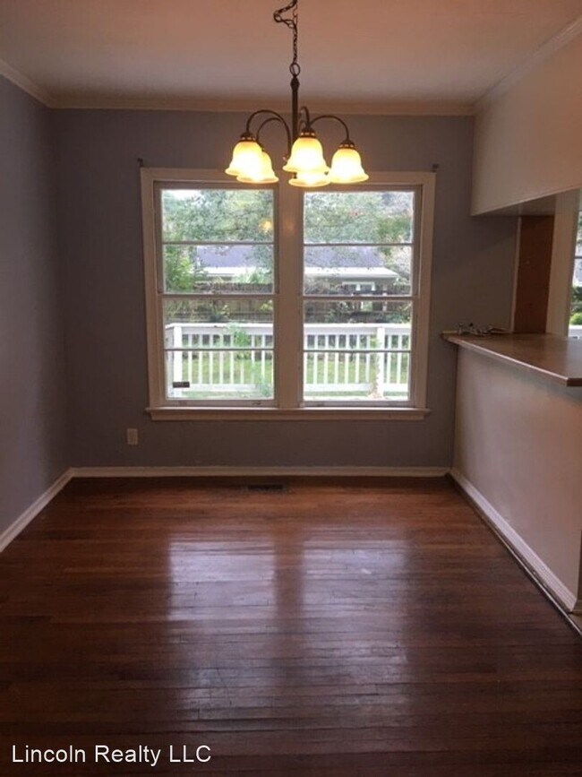 Foto del edificio - 3 br, 2 bath House - 701 W. Alden Ave