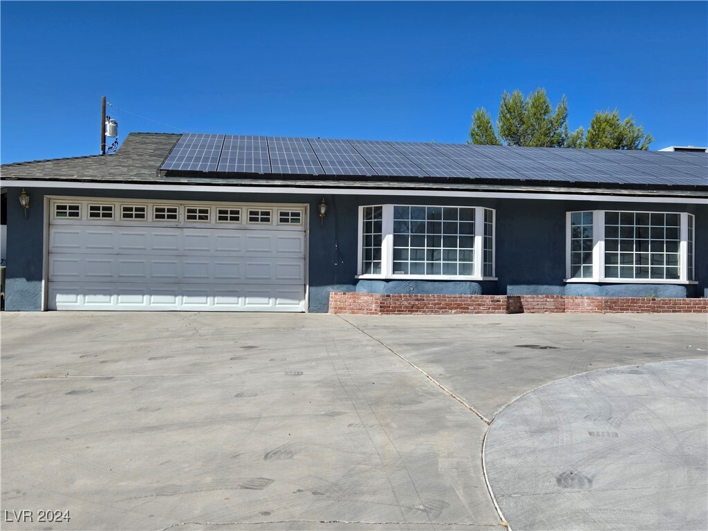 Primary Photo - 2755 Mann St