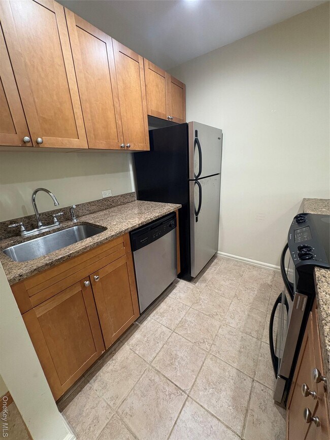 Foto del edificio - 1701 Crompond Rd