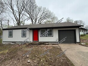 Building Photo - 3936 S Pleasant St