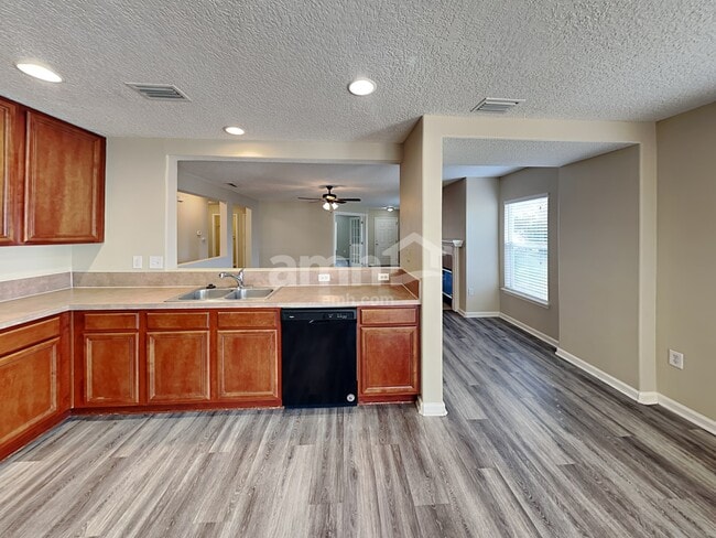 Foto del edificio - 76163 Long Pond Loop