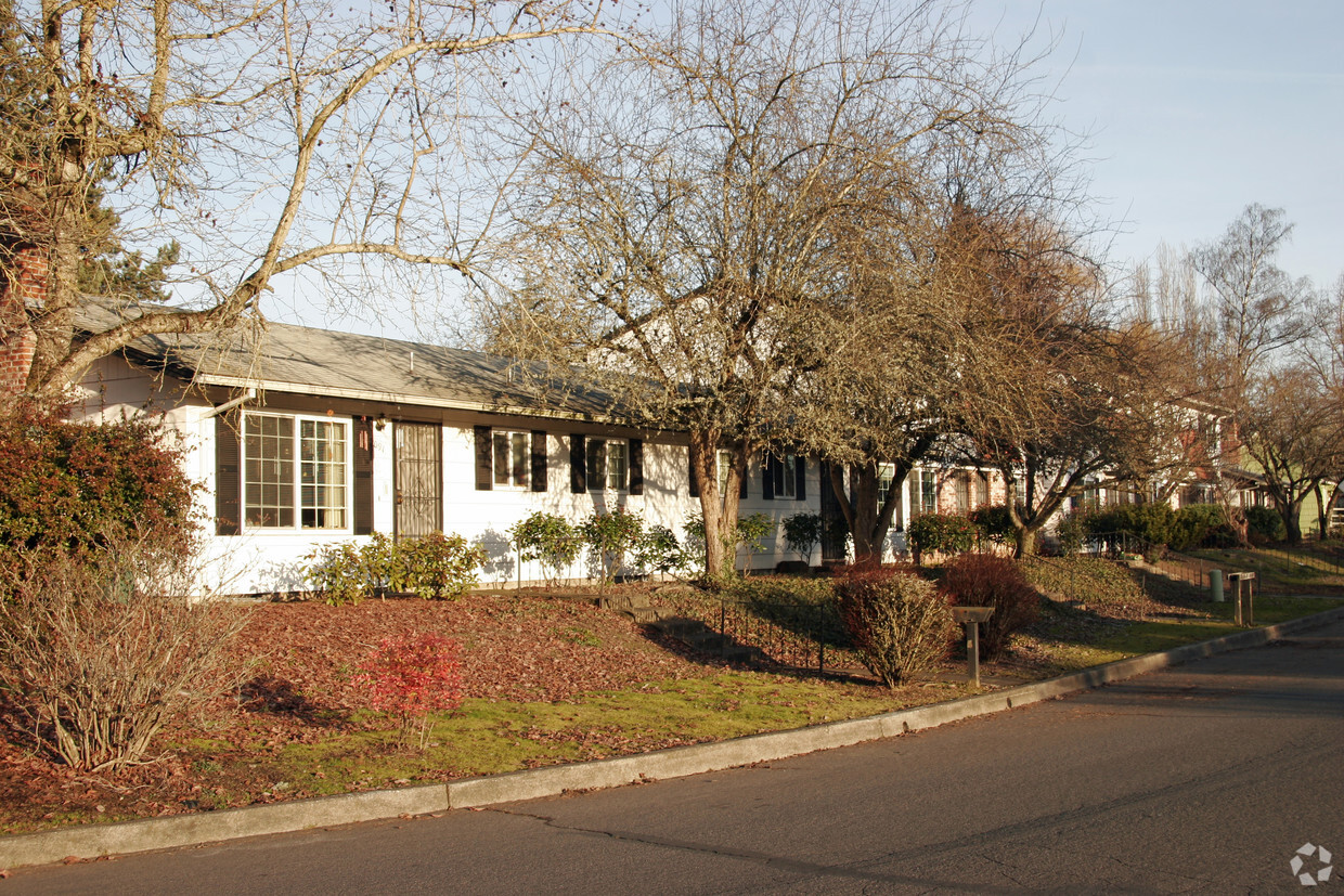 Foto del edificio - 1091 NE Turner Dr