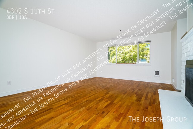 Building Photo - 4302 S 11th St