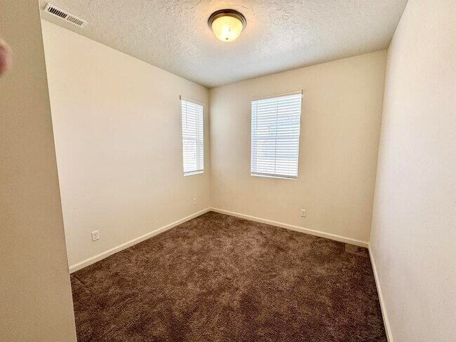 Building Photo - 283 N 1580 W