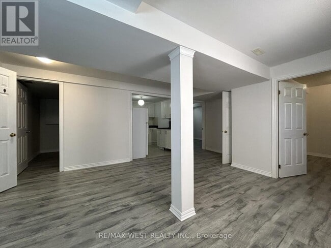 Building Photo - 10 Pagehurst Ct