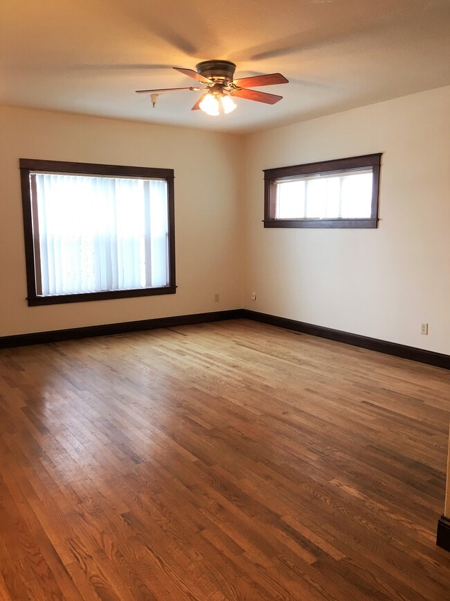 Living Room - 923 Iowa Ave