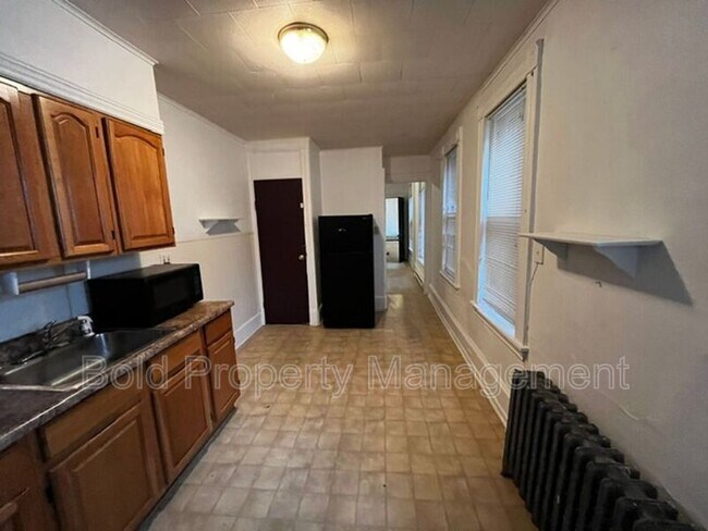 Building Photo - 425 S 15th St