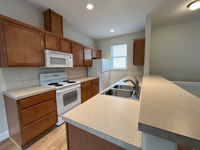 Photo - Cozy and Stylish One-Bedroom Home with Lam...