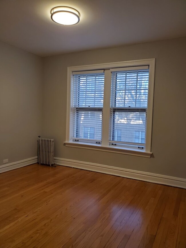 Building Photo - One Bedroom/One Bath in Historic Building ~ Heat Included