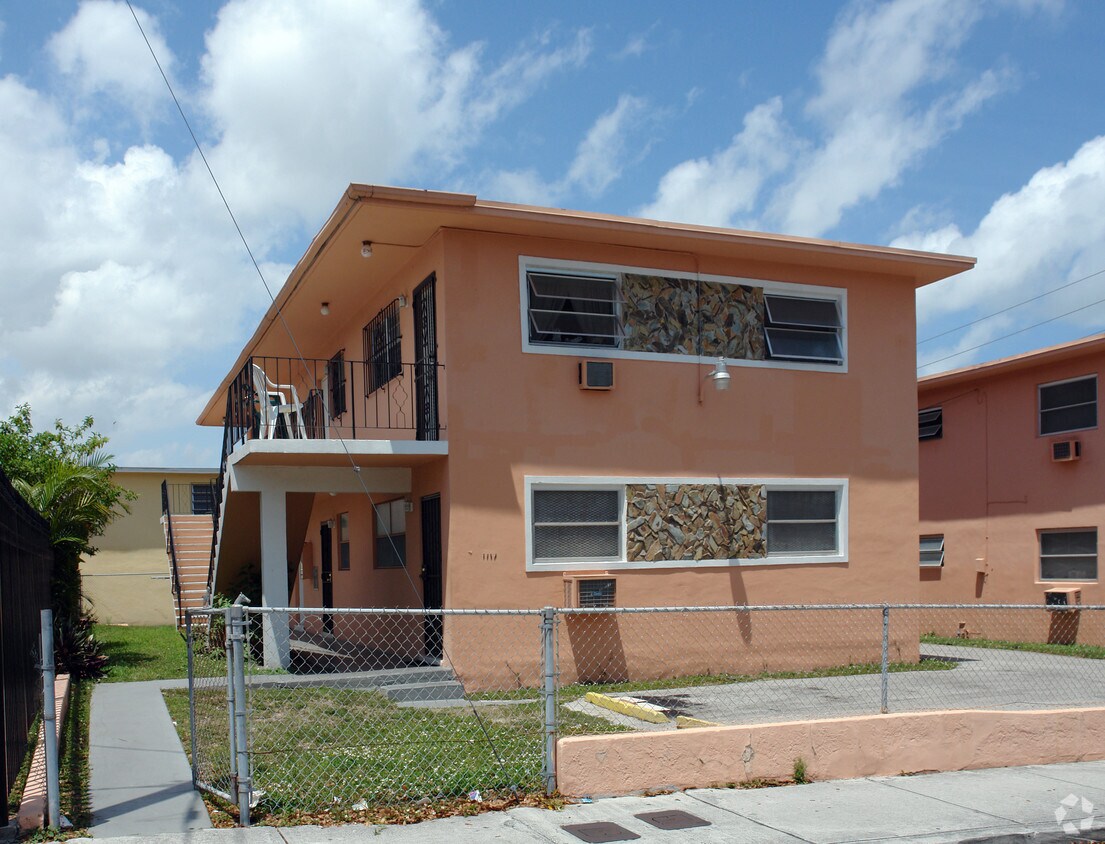 Building Photo - 1101 SW 4th St