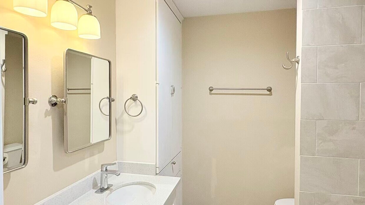 Foto del edificio - 12743 Huntingwick Dr
