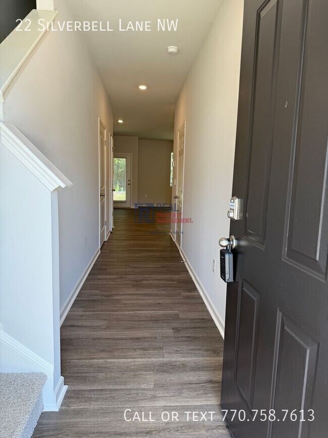 Foto del edificio - 22 Silverbell Ln NW