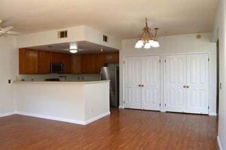 Building Photo - 5 Terrace Dr