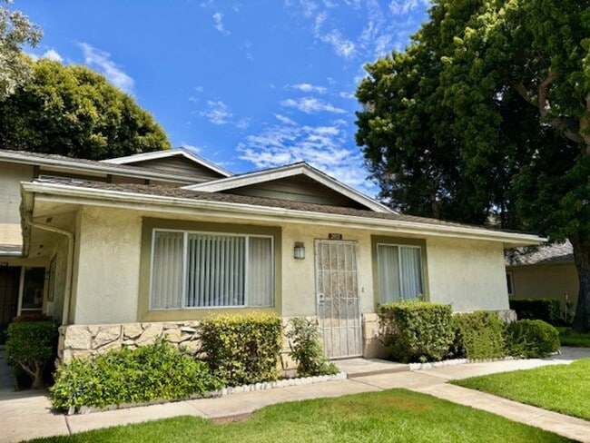 Foto del edificio - Port Hueneme | 2 Bed + 1 Bath | Newly Reno...