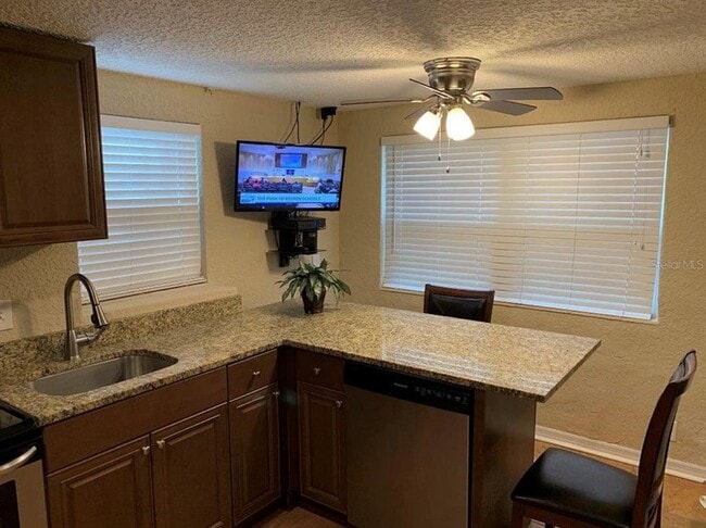 Foto del edificio - 2512 Musselwhite Ave