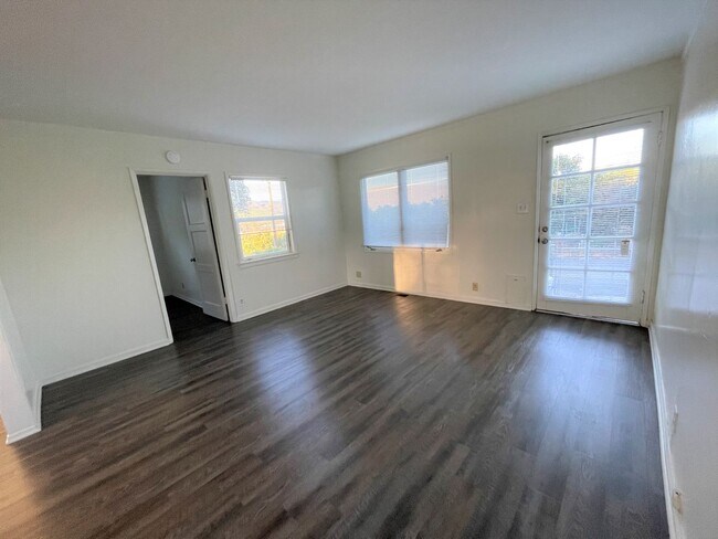 Foto del edificio - 3133 W Telegraph Rd
