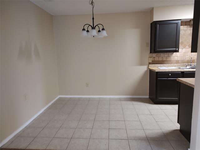 Foto del edificio - 735 Bluebonnet Dr