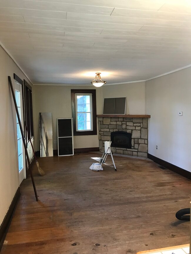 Building Photo - 174 Biodome Dr