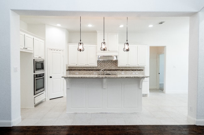 Building Photo - 13966 Clusterberry Dr