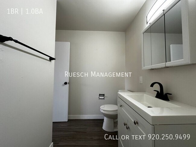 Foto del edificio - Spacious 1 Bedroom 1 Bath Apartment Availa...