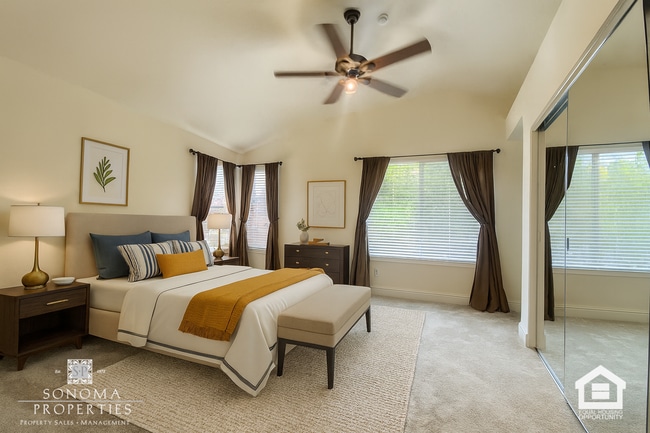 Building Photo - Lovely Updated 3BD/2.5BA Home Located In Fryer Creek!