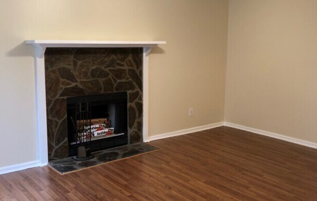 Foto del edificio - 2630 Teakwood Ln