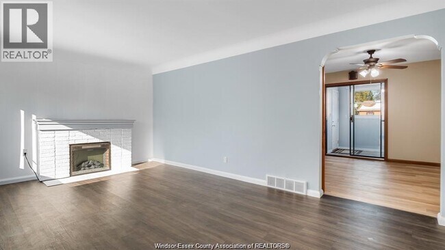 Photo du bâtiment - 2550 Windermere Rd