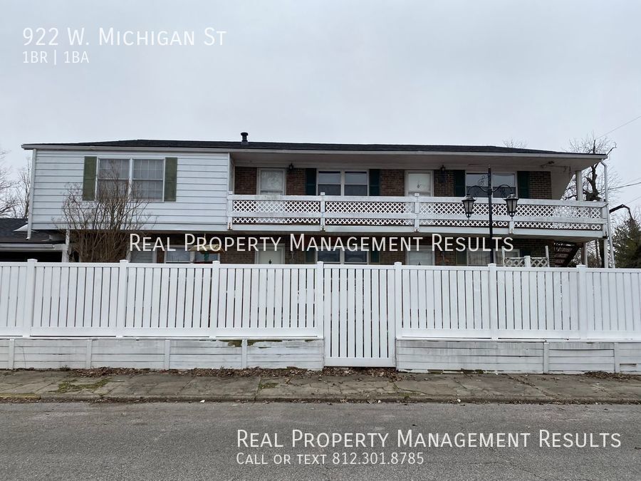 Primary Photo - 1 Bedroom, 1 Bath Apartment