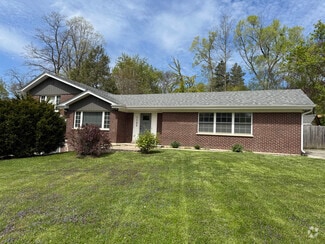Building Photo - 1100 N Lakeside Dr